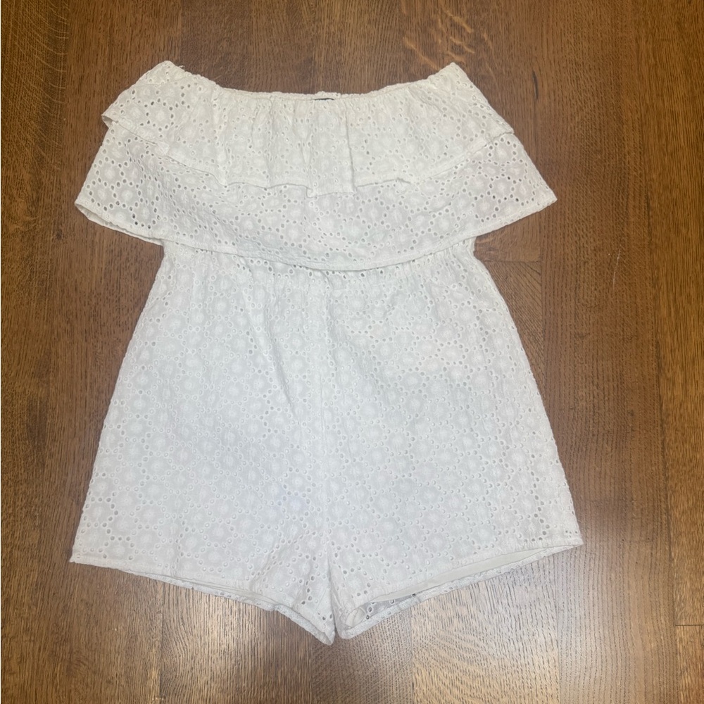 Fashion Union White Eyelet Off-Shoulder romper-size 6